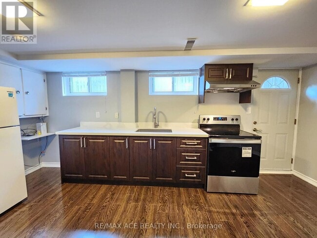 Photo - 6 W Deane Park Dr