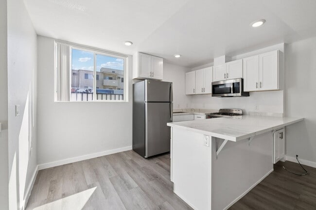 Photo - 18400 Prairie Street