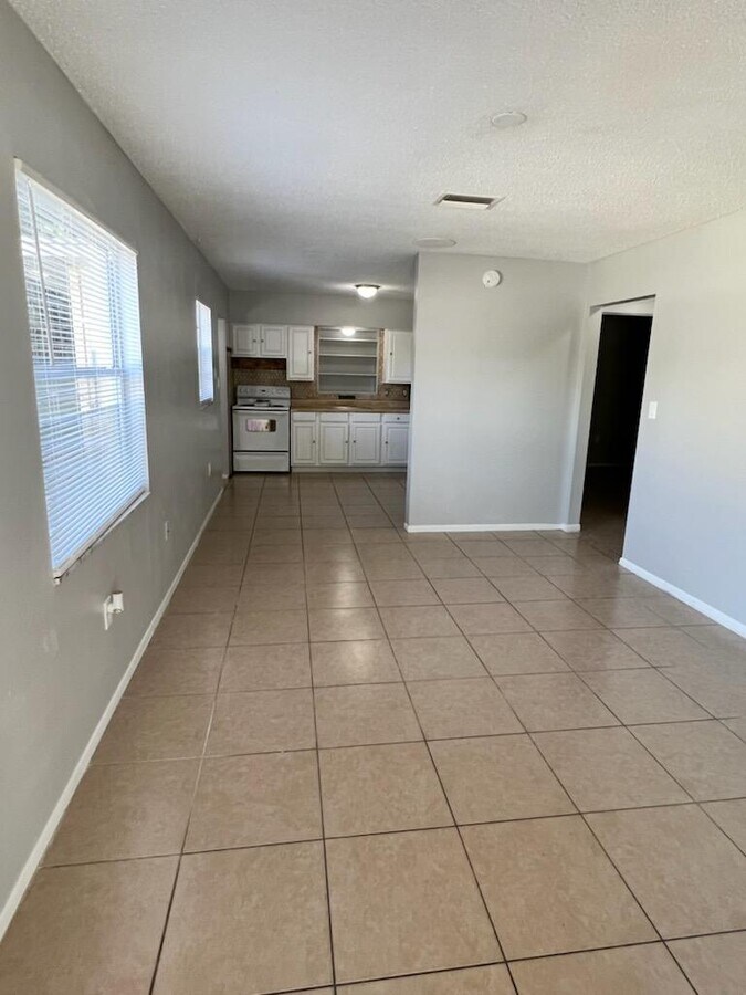 Photo - 5511 18th St W Unidad D