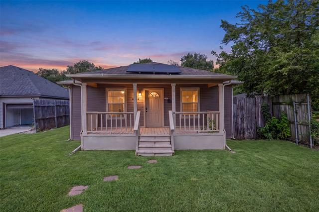 Photo - 108 Cook St