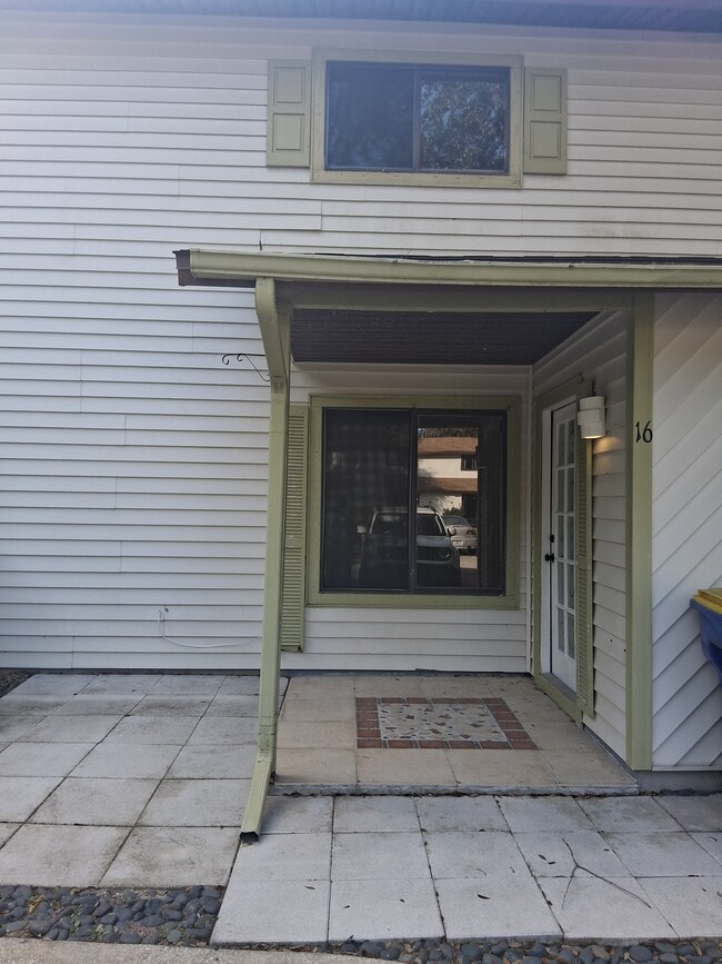 Photo - 322 Canal Rd