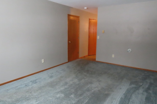 Photo - 2025 S Main St