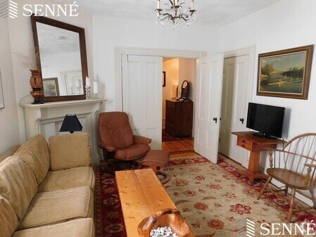Building Photo - 70 Cushing St Unit 1 Rental