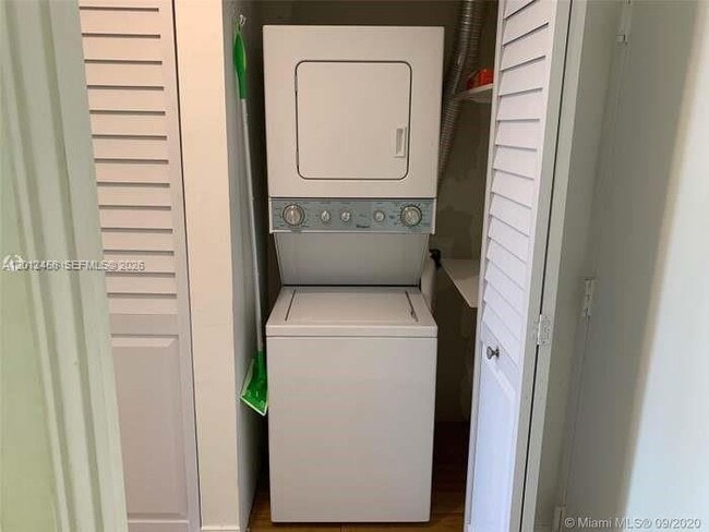 Photo - 2740 SW 28th Terrace Unit 203