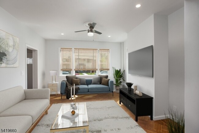 Photo - 108 Thomas St