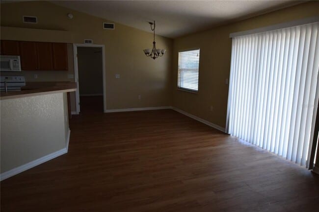 Photo - 206 Windridge St