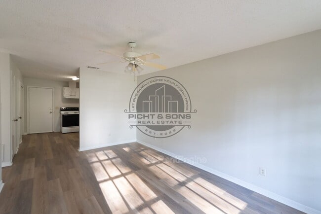 Photo - 3216 Jim Lee Rd
