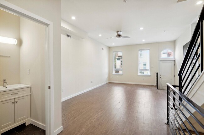 Photo - 1826 W Montgomery Ave