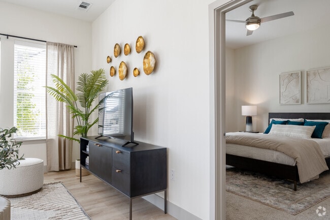 2BR, 2BA - 1,232SF