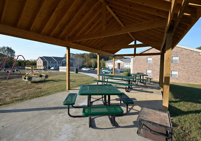 Photo - Ridgetop Apartments