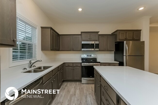 Photo - 1349 Preston St S