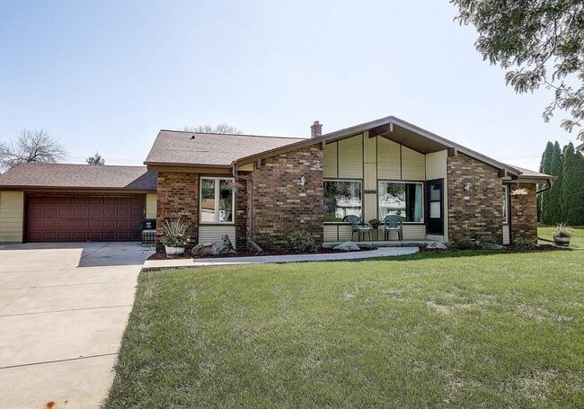 Building Photo - 8233 Imperial Dr