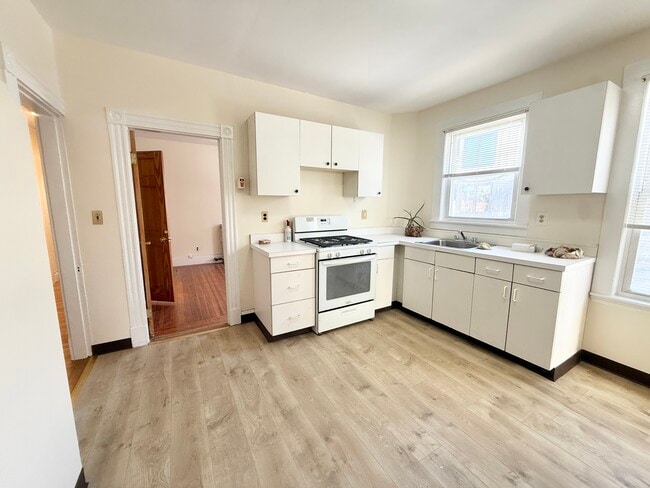 Photo - 144 Hillside St