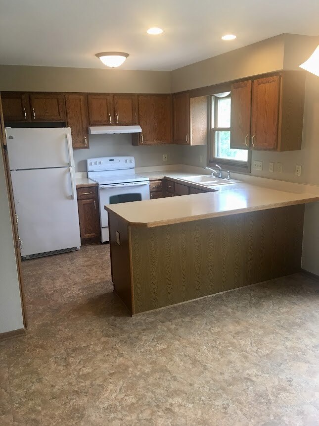 Kitchen - W194S8390 Summeridge Ct