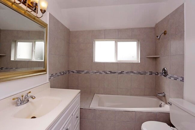 Photo - 2321 Sheridan St