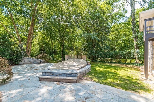 Photo - 4523 Runnemede Rd NW