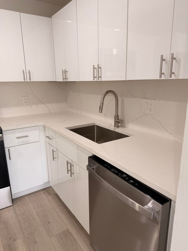 Photo - 10401 SW 108th Ave Unit 240