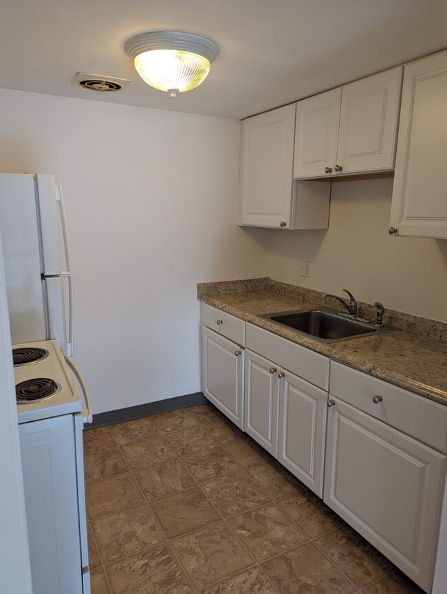 Photo - 525 Highland Ave Unit 11