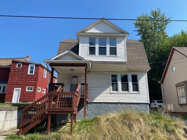 Building Photo - 469 Crouse St Rental