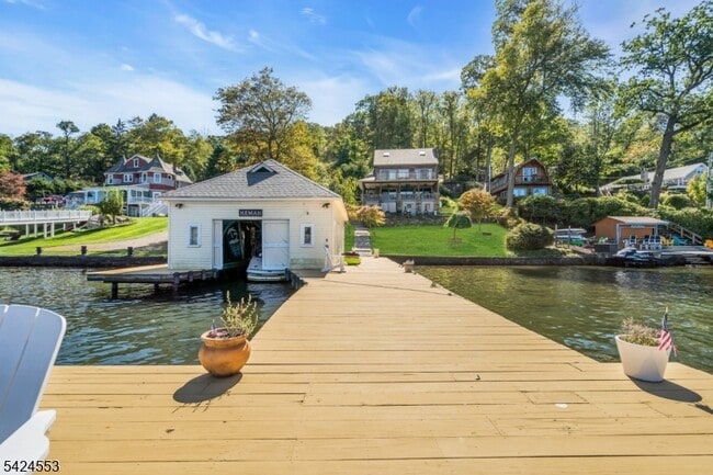 Photo - 363 Lakeside Blvd