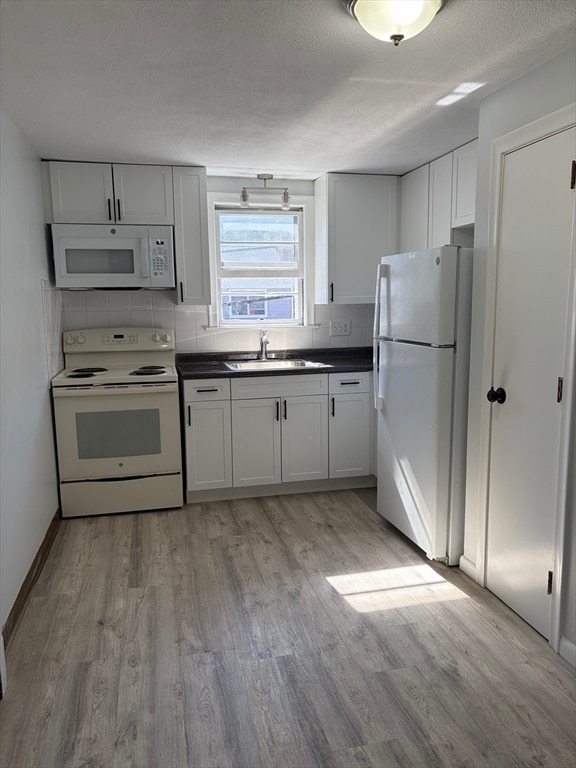 Building Photo - 85 Trapelo Rd Unit 44