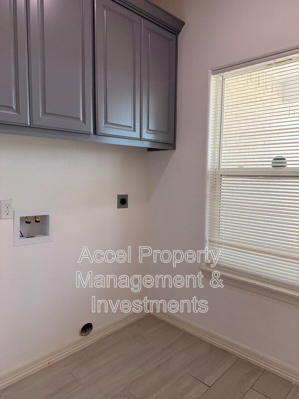 Photo - 418 Gonzalez Dr