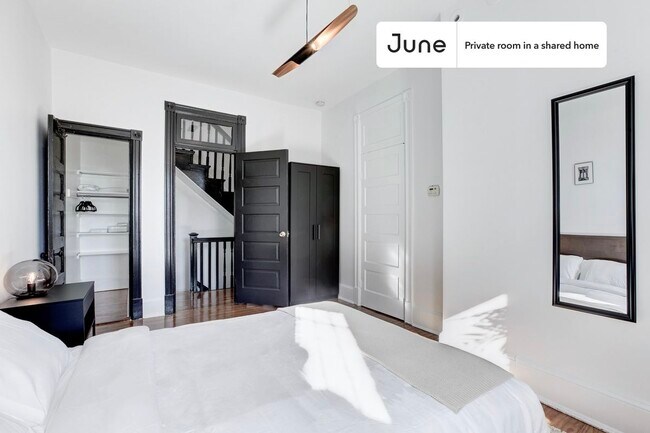 Room in Shared 4 bed/1.5 bath home in Capitol Hill