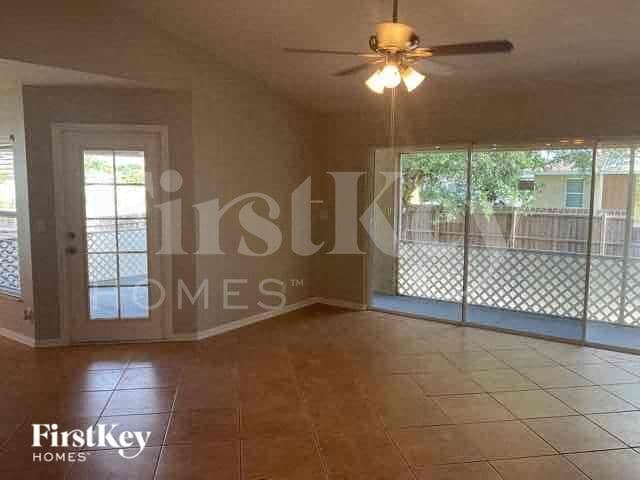 Photo - 2731 SW 2nd Ln