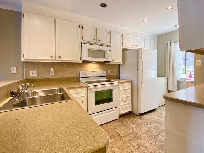 Photo - 1804 Capital Pkwy