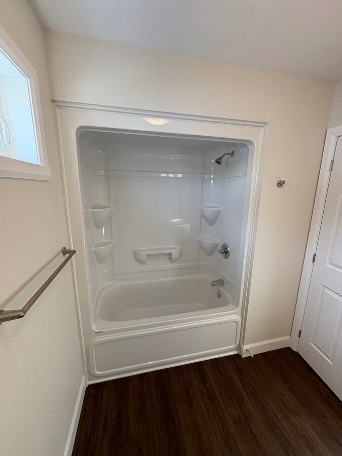 Photo - 215 Third St W