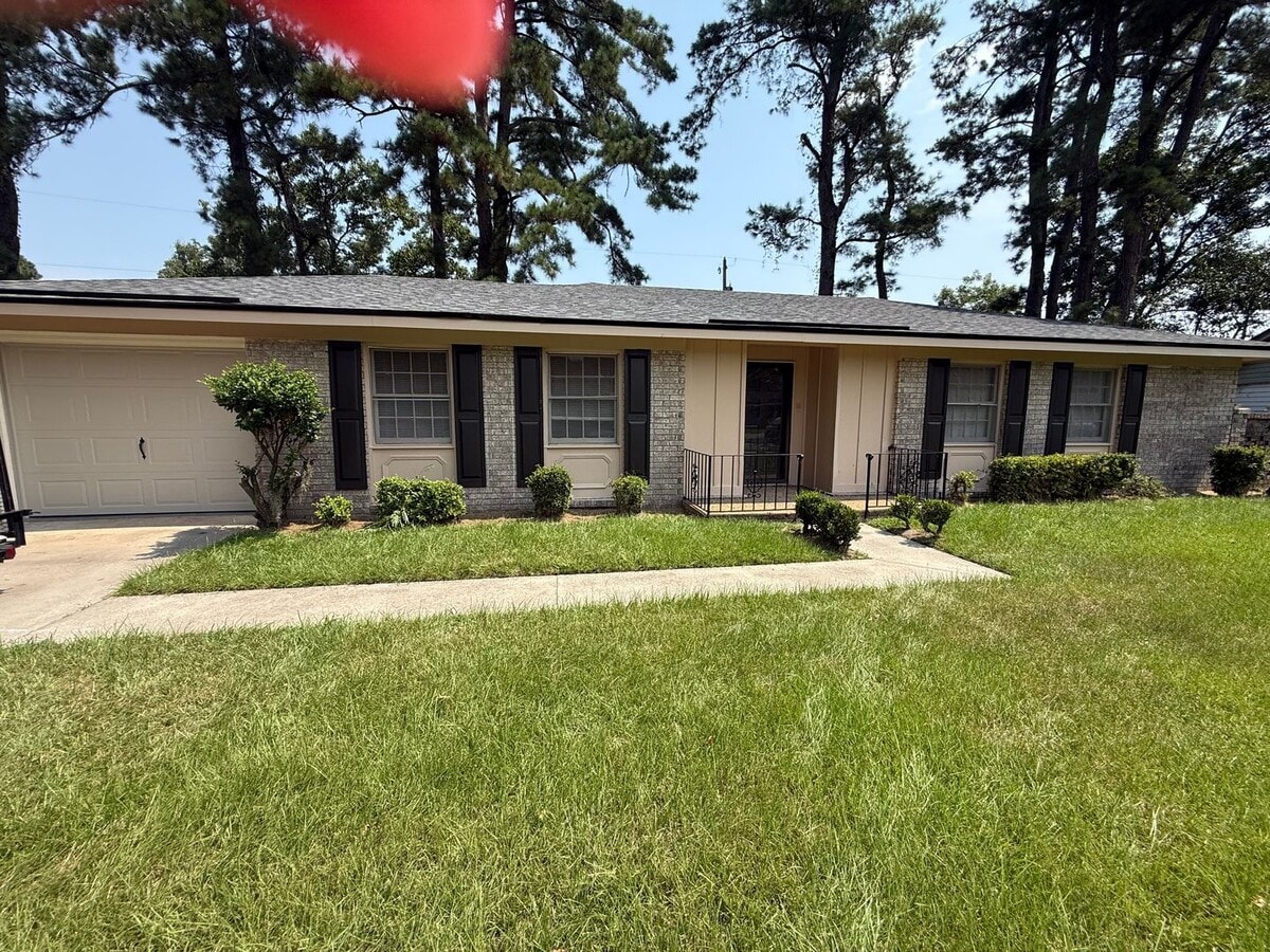 Photo - 1420 Claremont Cir