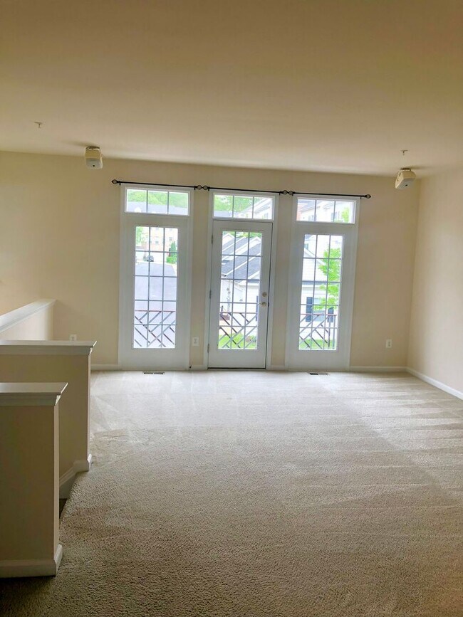 Photo - Gorgeous 3BR/2.5BA Townhome in Hyattsville
