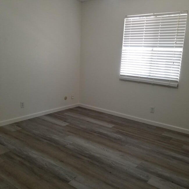 Photo - 981 Sierra Ave