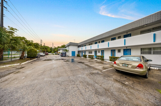 Photo - 19051 NE 2nd Ave