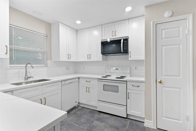 Photo - 8314 Poplar Ridge Ln