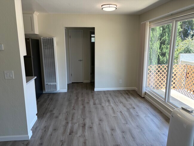 Dining Area - 245 Easy Street