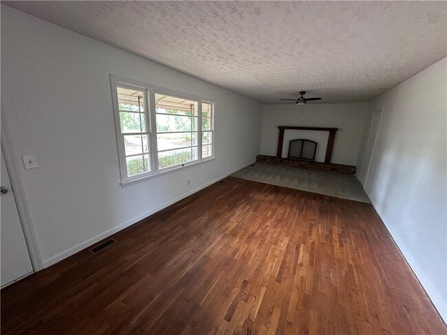 Photo - 3855 Martin Rd