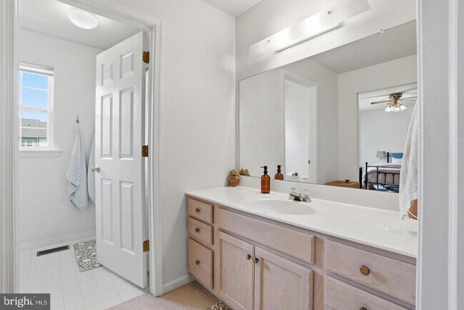 Photo - 468 Berkshire Dr