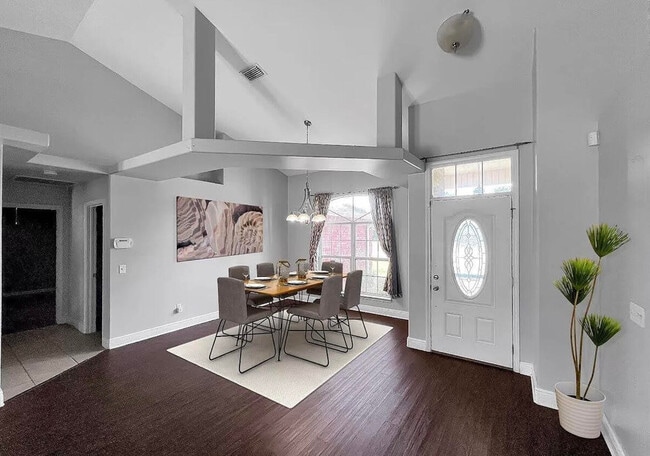 Photo - 6719 Marlin St