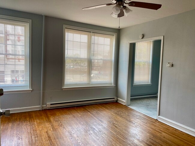 Photo - 114 E Main St Unidad #1