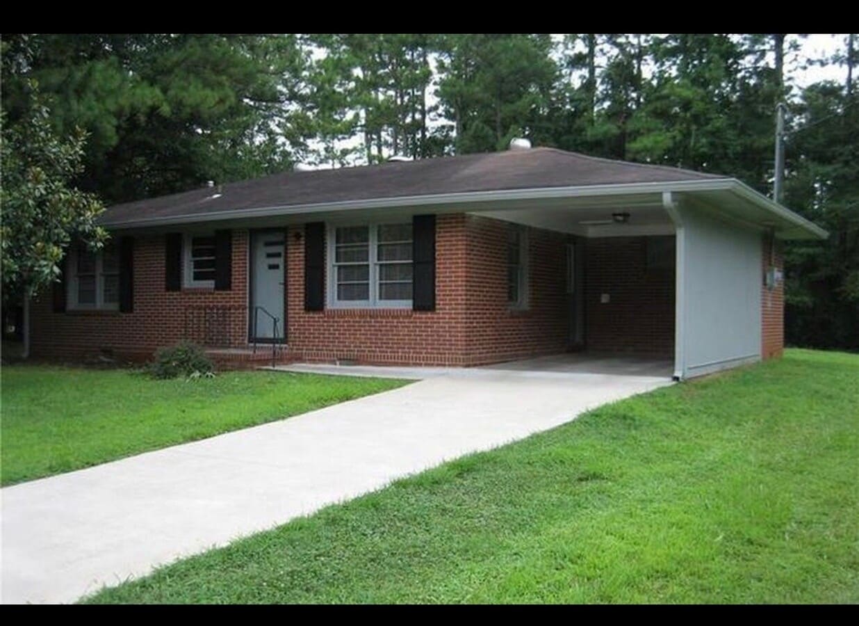 Photo - 890 Brackett Rd