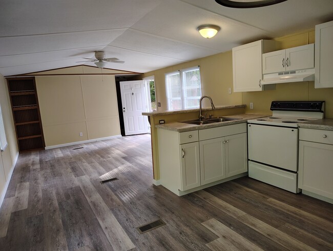Photo - 4751 Weaver Pike