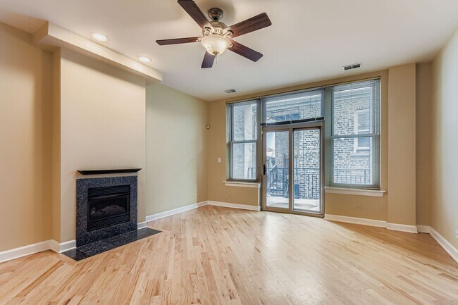 Photo - Beautiful 2BD/2BTH Apartment on Lawrence FOR RENT!