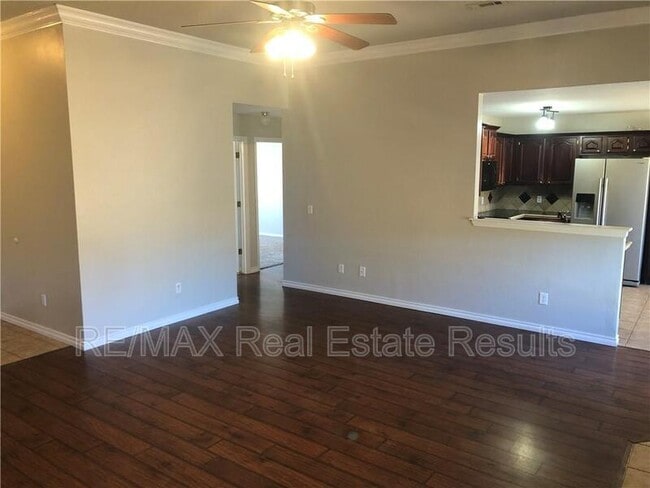 Photo - 1595 Charles St