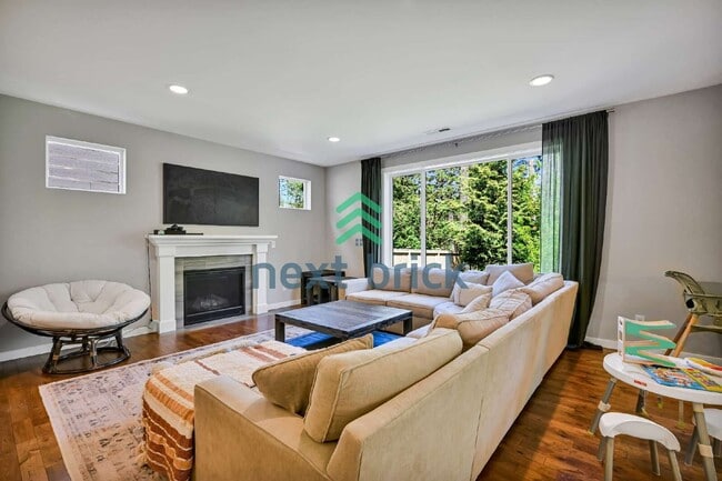 Photo - Discover Spacious Comfort: Stunning 5-Bedroom Home with 3.5 Baths in Snoqualmie!