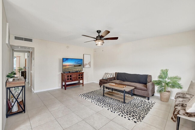 Photo - 169 Brittany Terrace