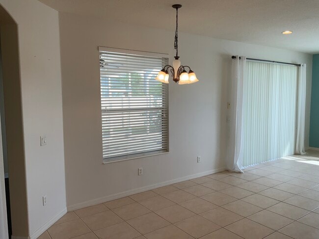 Photo - 12323 30th St E