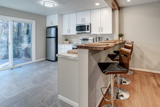 Photo - 203 Buck Cove Terrace