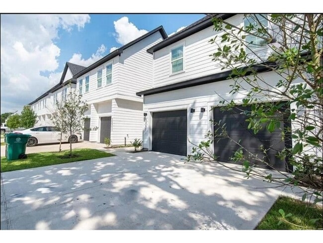 Photo - 3233 Real St Unit A