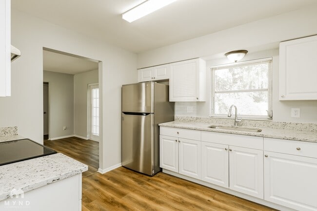 Photo - 170 W Crystal Lake Ave